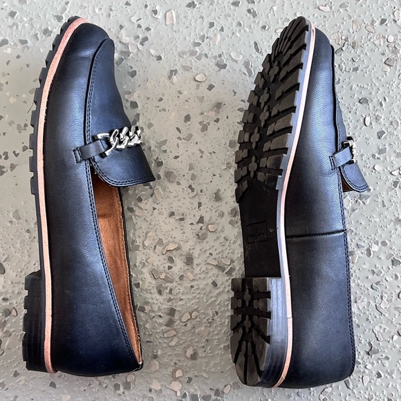 Me Too Black Leather Chain Flats - Picture 3 of 5